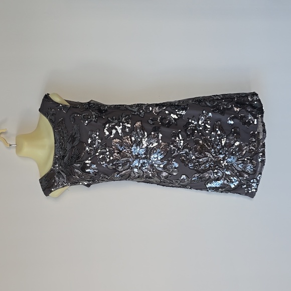 NWOT WHITE HOUSE BLACK MARKET GUNMETAL SEQUIN KNEE LENGTH Gray/Silver  SIZE 00 - Picture 4 of 13